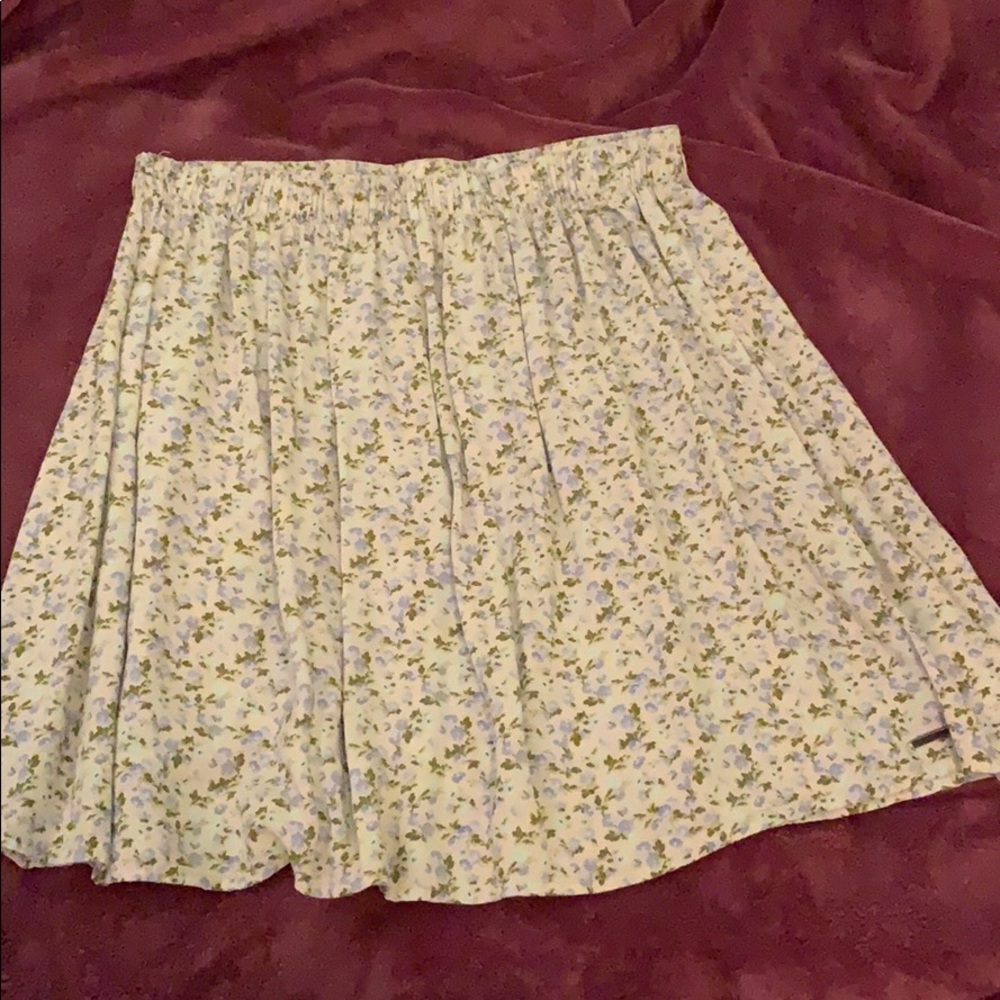 Super cute floral skirt